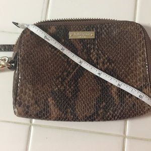 Kate Spade wristlet. In new condition. Authentic